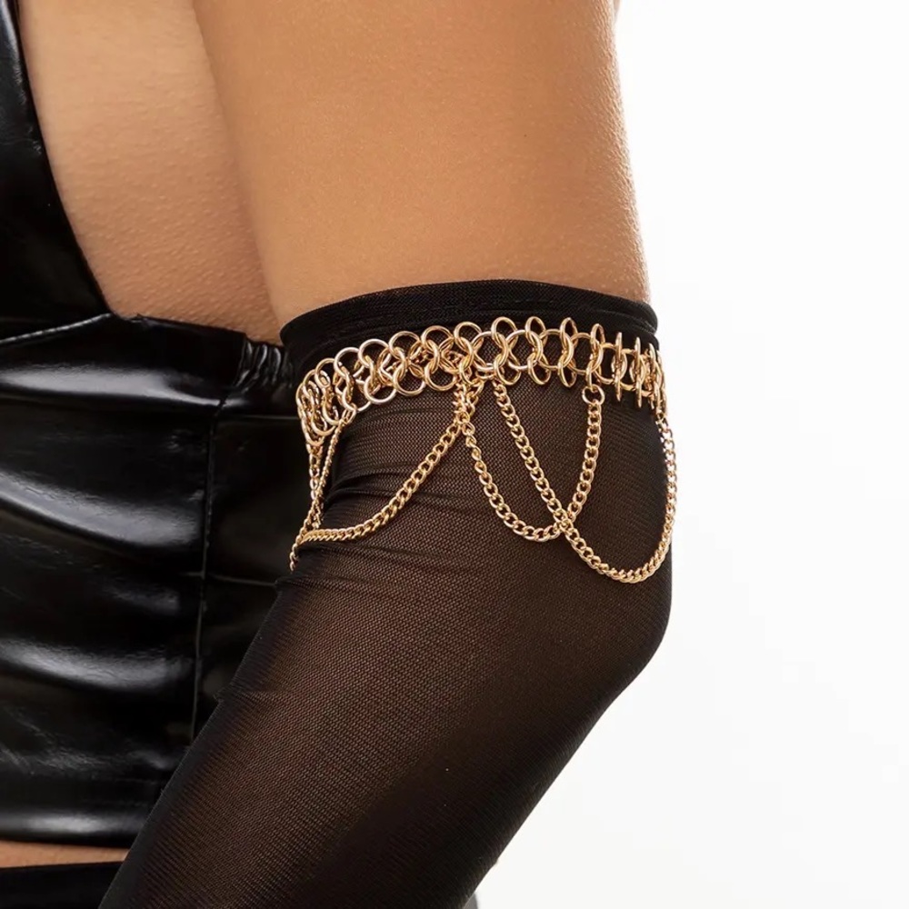 “Radiant Rebellion" Golden Chunky Chain Arm Bracelet